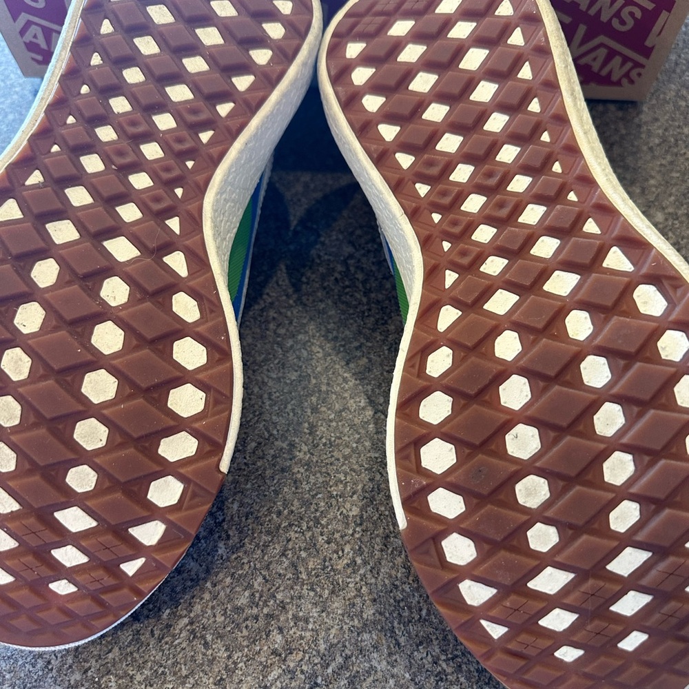 Vans Colorful Low-Top Sneakers - Picture 4 of 4